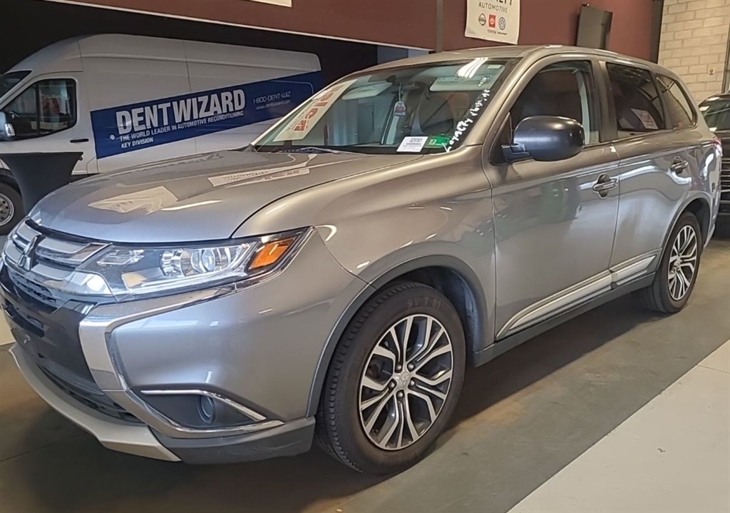 2017 Mitsubishi Outlander ES